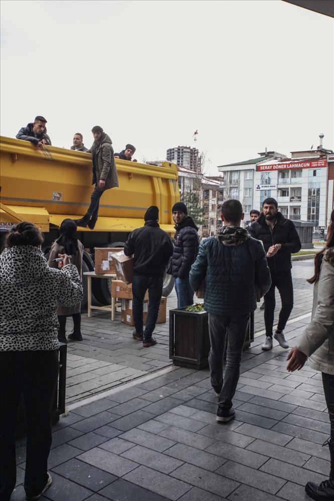 Deprem Bölgemiz için yardım kampanyamız devam ediyor...