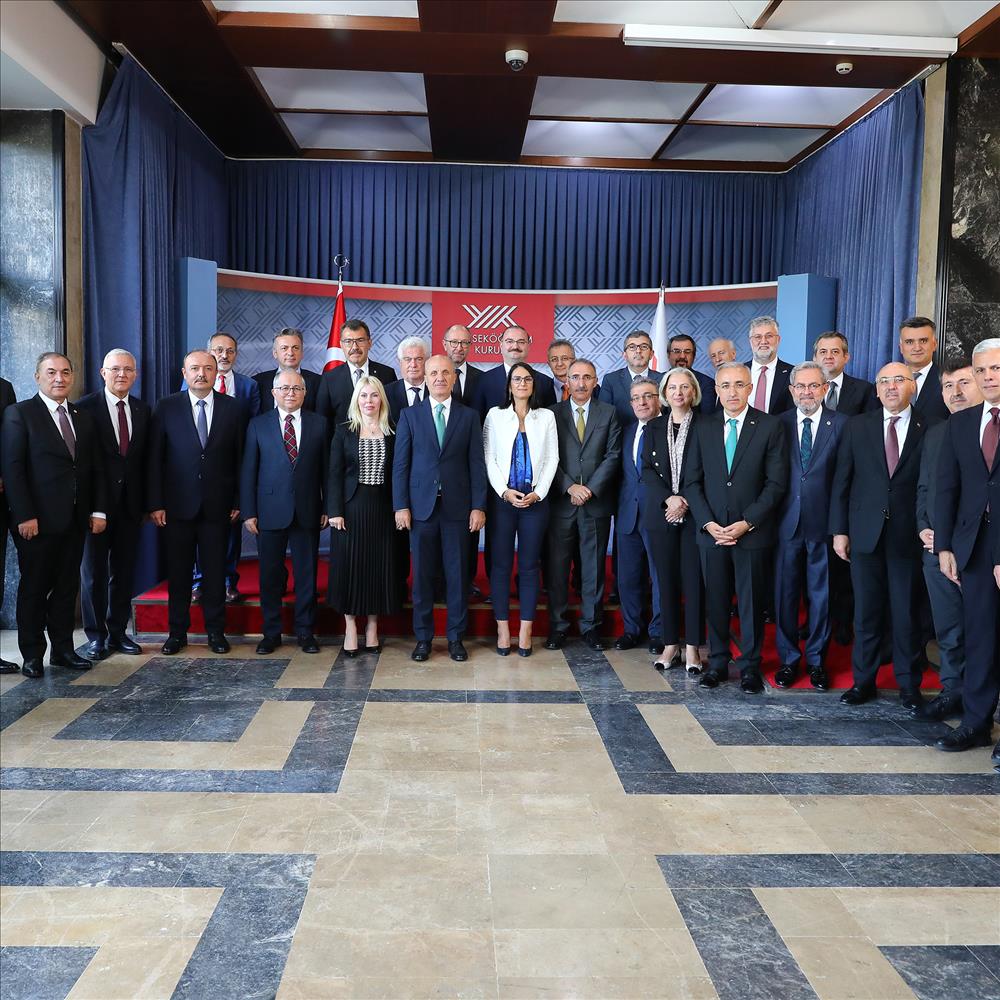 Rektörümüz Prof. Dr. Süleyman Özdemir, YÖK Başkanımız Prof. Dr. Erol Özvar'dan rektörlük mazbatasını teslim aldı.